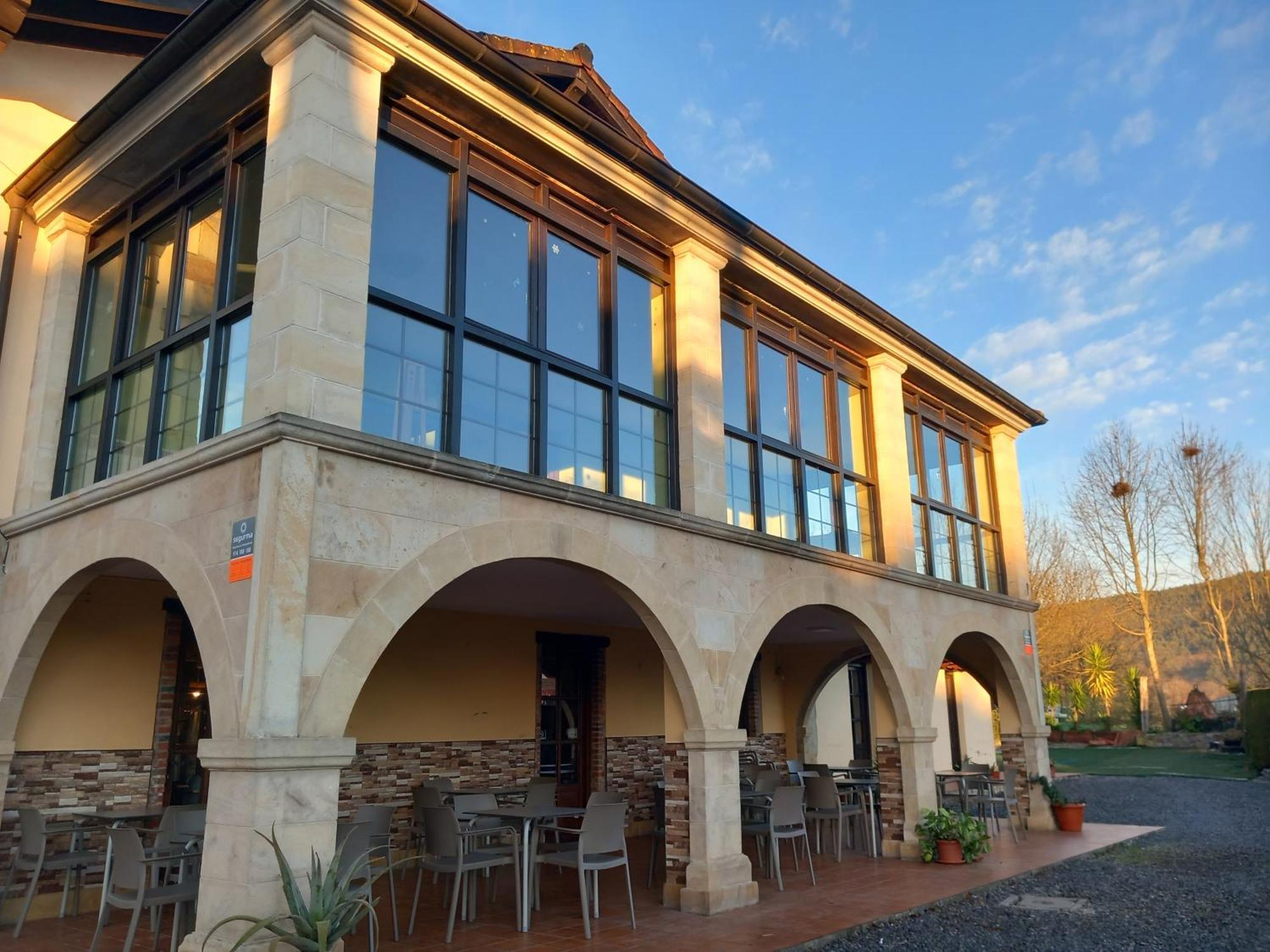Hosteria Rio Negro Bárcena de Cicero 外观 照片